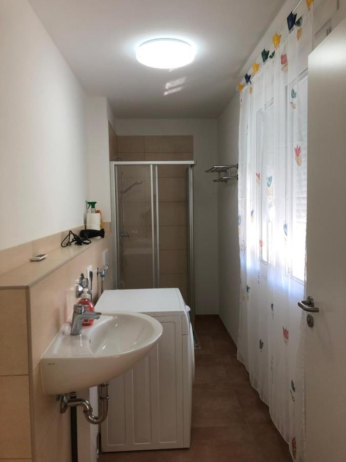 Apartment Chen, 2 Doppelzimmer , Ebk, Separater Balkon Griesstatt
